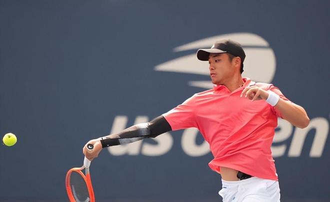 经崭露头角 经崭露头角